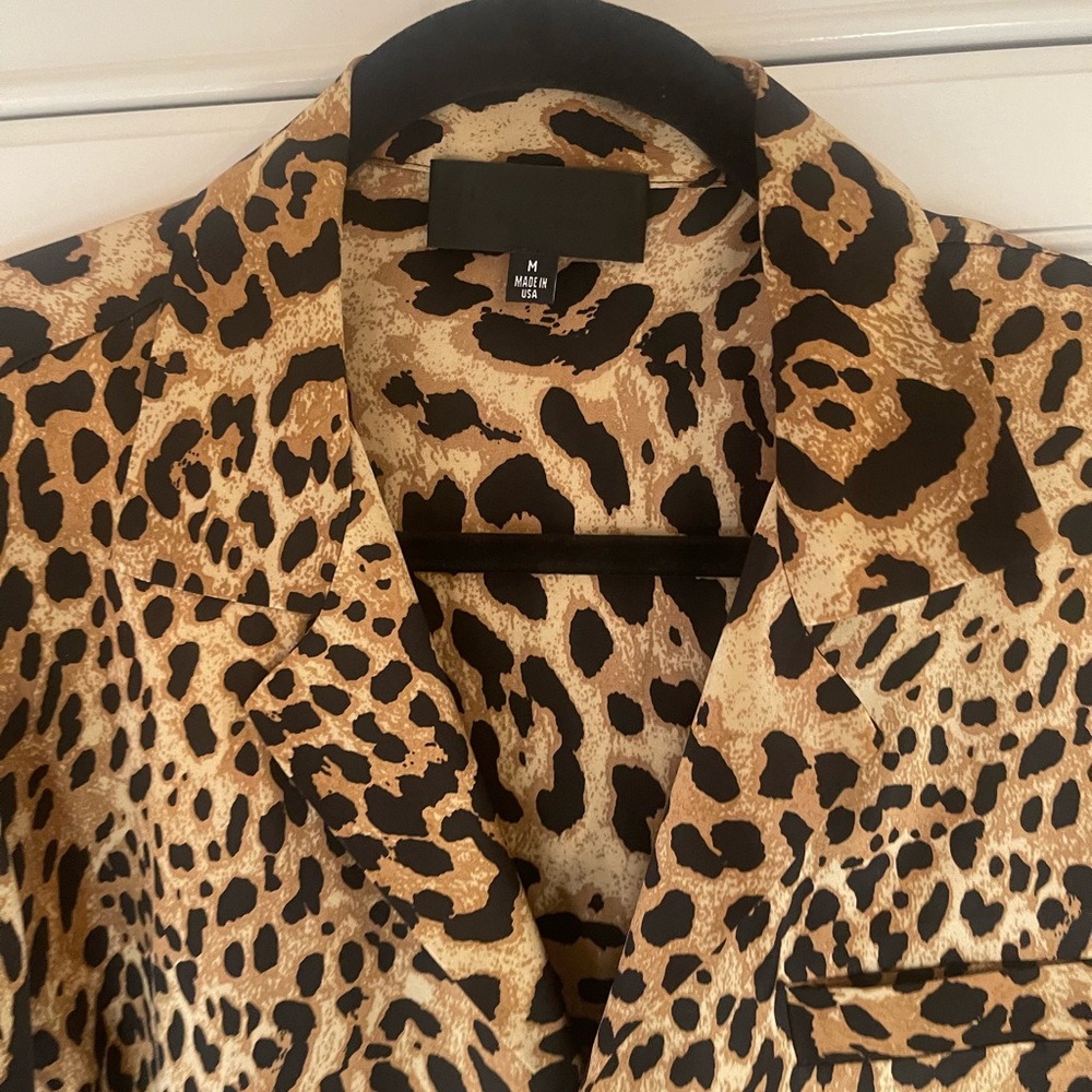 Nili Logan silk leapord set. Very chic. Excellent condition. Not worn. - Picture 4 of 11